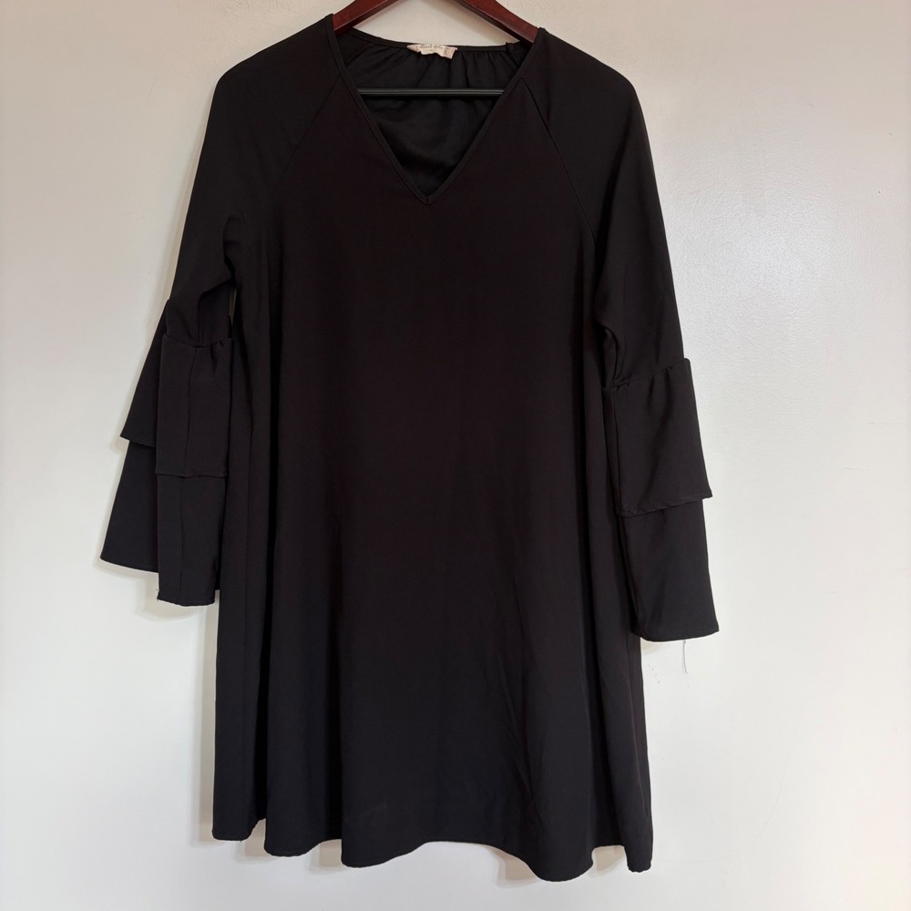 Altar'd State Womens Black Tiered Bell Sleeve V-Neck Shift Dress Size Medium